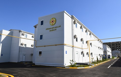 FHN-NİN HOSPİTALINDA KOMADA OLAN XƏSTƏLƏRİN YAXINLARINDAN PUL ALIRLAR