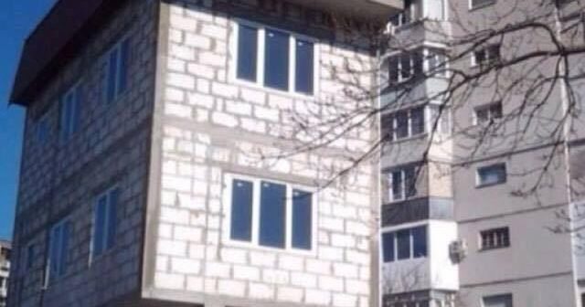 Qarajın üzərində 3 mərtəbəli ev! -“Sənə yar, səndən yar şikayətim var” – Biabırçı foto
