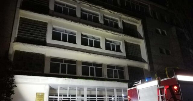 Sumqayıtda xəstəxanada baş verən yanğında 15 nəfər zəhərləndi, 32 xəstə xilas edildi (FOTOLAR)