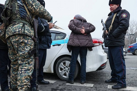 Qazaxıstanda iğtişaşlara görə 10 minədək insan saxlanılıb, 412 cinayət işi başlanıb
