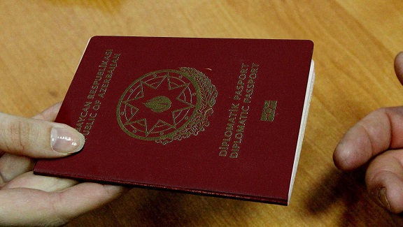 I vitse-prezidentə və vitse-prezidentlərə ömürlük diplomatik pasport veriləcək
