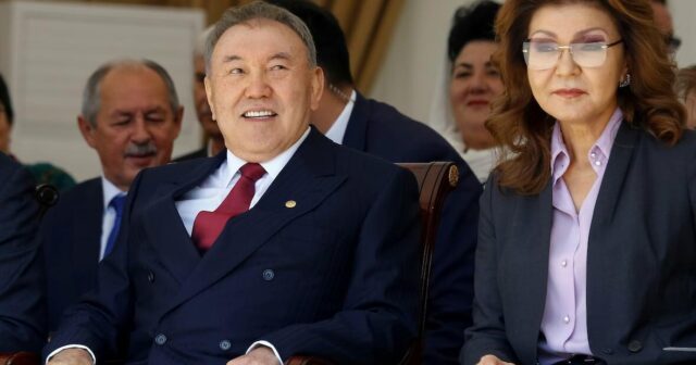 Nazarbayev və qızları ölkəni tərk etdi