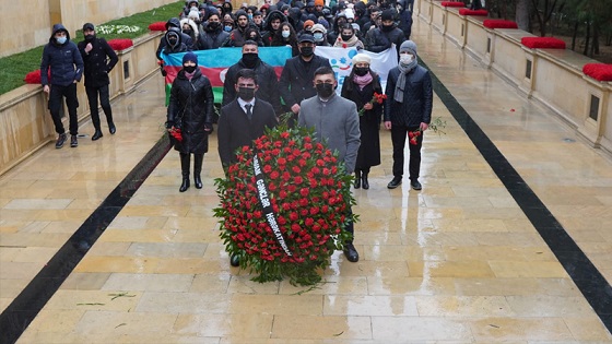 Davamçı gənclər Şəhidlər xiyabanını ziyarət etdi (FOTOLAR)