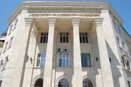 Adları divara yazılan tələbələrdən ETİRAZ – “Mədəniyyət universitetində mədəniyyətsizlikdir”