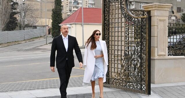 Prezidentlə xanımı Suraxanıdakı məscidin yeni binasında yaradılan şəraitlə tanış oldu