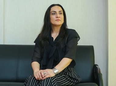 “Səlahiyyətli şəxslər tədbirlərdə danışmağımıza imkan vermir” – Raquf Orucovun xanımı