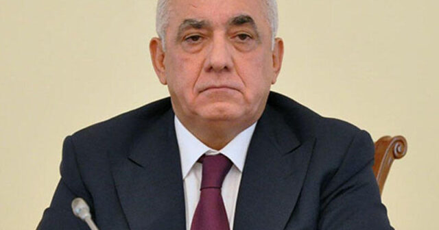Əli Əsədov jurnalist vəsiqələri barədə tapşırıq verdi