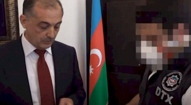 Təhsil şöbəsinin müdiri: “İcra hakimi məndən üç min manat rüşvət aldı”