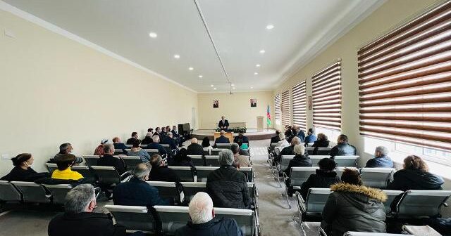 Nəsimi rayon İcra Hakimiyyətinin başçısı səyyar qəbul keçirib
