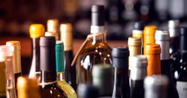Azərbaycana gətirilən alkoqollu içkilərin aksiz dərəcəsi artırıldı