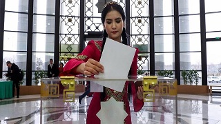 Türkmənistanda növbədənkənar prezident seçkiləri keçirilir