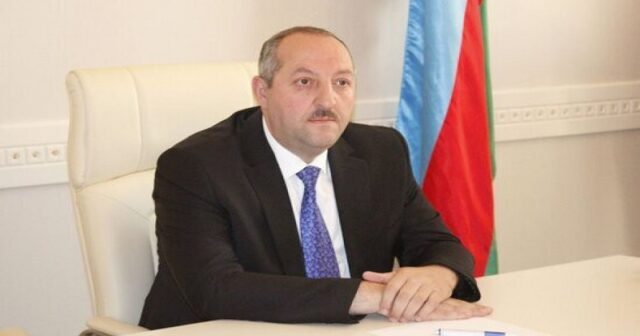 İcra başçısının məhkəməsi: Direktor olmaq üçün 17 min manat rüşvət veriblər