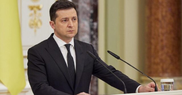 Zelenski: Putin informasiya köpüyü içindədir, müharibəni özü bitirə bilər