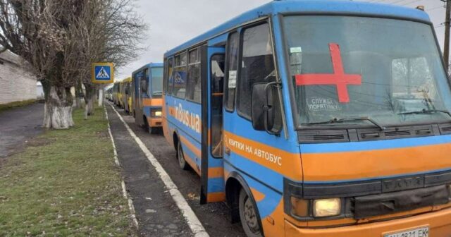 Ukrayna Müdafiə Nazirliyi: Rusiya qoşunları Mariupoldan humanitar dəhlizə hücum edib