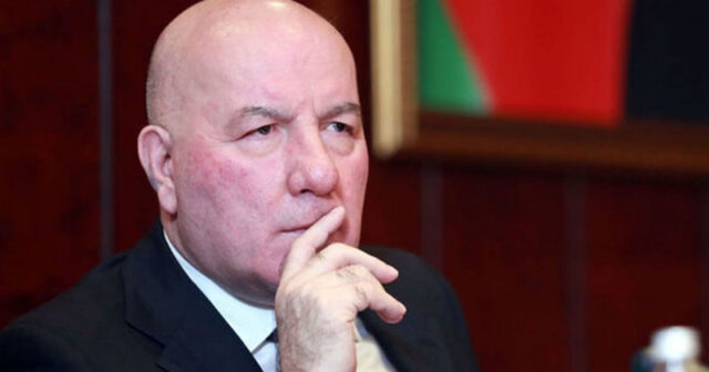 Elman Rüstəmov bu iki qurumda yüksək vəzifədə qalır
