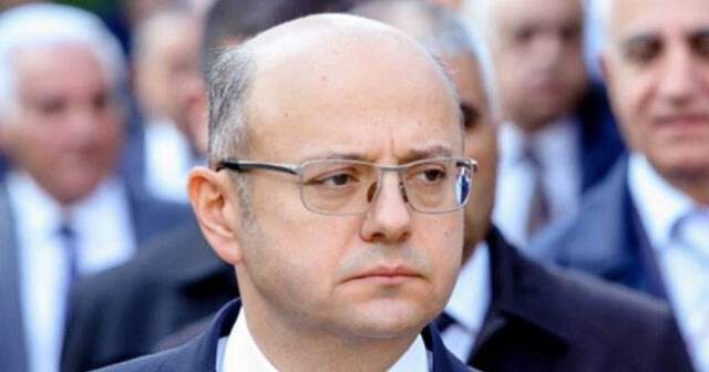 Nazir üç müşavirini işdən çıxardı, ikisinə yeni vəzifə verdi