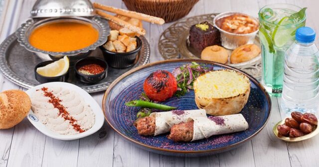 Azərbaycanda restoranların “iftar” tələsi – Menyudan seçimə icazə verilmədikdə müştəri nə etməlidir?