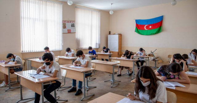 Bu gün 22 minə yaxın IX sinif şagirdi buraxılış imtahanı verəcək