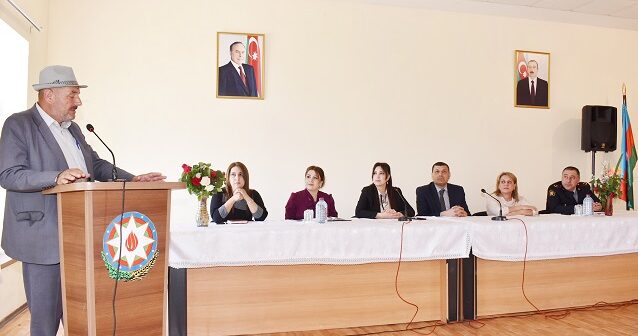 Hacıqəhrəmanlı qəsəbəsində “Yarımçıq təhsil, erkən nikah, qanunsuz kəbin” adlı seminar keçirilib.