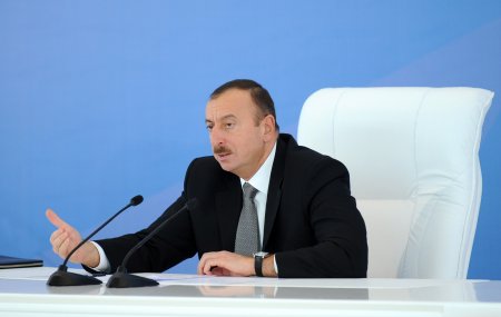 İlham Əliyev üç ölkənin yeni səfirinin etimadnaməsini qəbul etdi