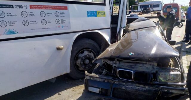 “BMW” sərnişin avtobusu ilə belə toqquşdu – ANBAAN VİDEO