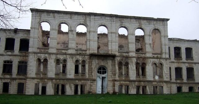 Şuşa Real Məktəbinin bərpasına 1 milyon manat ayrılıb