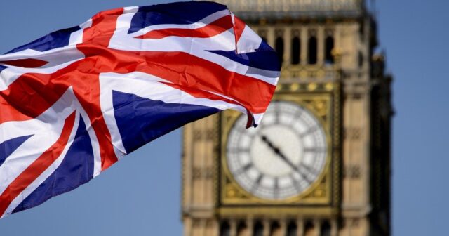 Britaniya Putinin qohumlarına sanksiya tətbiq edib