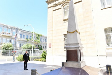 Prezident Azərbaycan Xalq Cümhuriyyətinin şərəfinə ucaldılmış abidəni ziyarət edib