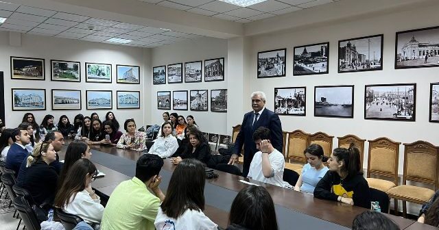 Nəsimi rayonunda Beynəlxalq Ailə günü münasibətilə gənclərlə ziyalıların görüşü keçirilib