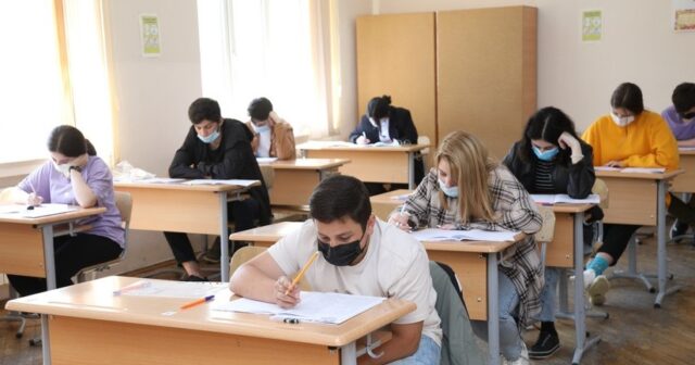 Bu gün 14 mindən çox şagird imtahan verəcək
