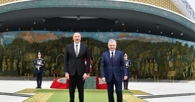 Azərbaycan və Özbəkistan prezidentləri Fəxri qonaqlar xiyabanında ağac əkiblər