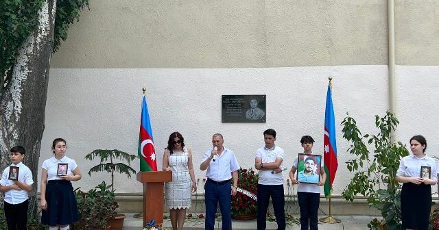 Nəsimi rayonunda Vətən müharibəsi Şəhidi Novruzov Aqşin Şahin  oğlunun xatirə lövhəsinin açılışı oldu