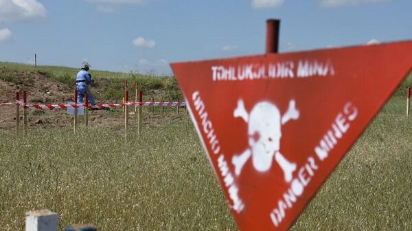 Minaya düşən polisin ayağı amputasiya edilib