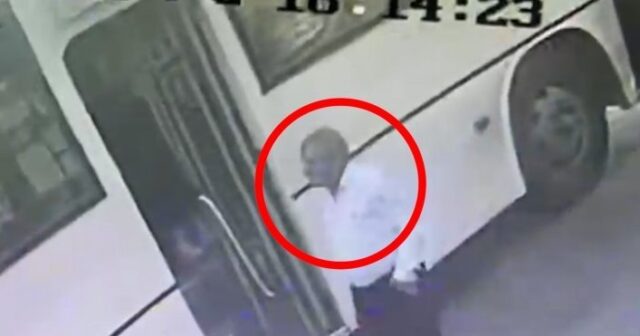 Bakıda kişi avtobusda qadınları belə soydu – VİDEO