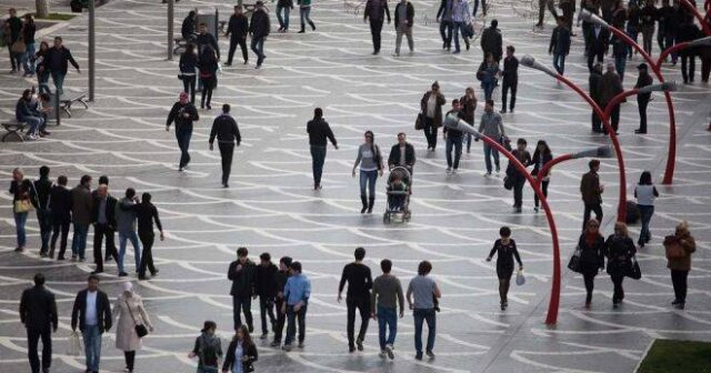 İctimai yerlərdə toplaşmaq qadağası aradan qaldırıldı
