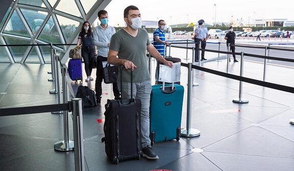 20 minə yaxın tələbə, biletin qiyməti 400-500 manat…