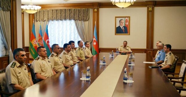 Prezidentin təltif etdiyi hərbçilərə ali hərbi rütbələr təqdim edilib