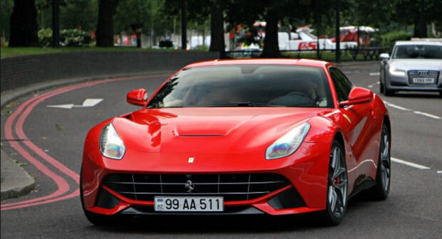 Bakıda AA seriyalı “Ferrari”nin sahibi cərimələndi
