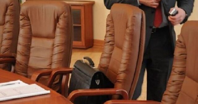 Bu şəxslər 2625 manat manat alacaq
