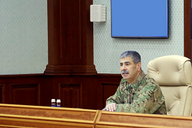 Zakir Həsənov xidməti müşavirə keçirib