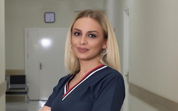 11-ci mərtəbədən yıxılaraq ölən ginekoloqun əri gömrük mayorudur – “Boşanma ərəfəsində olub”