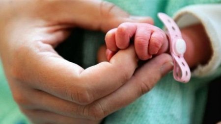 Lerikdə müəllimindən hamilə qalan 15 yaşlı məktəbli ana oldu
