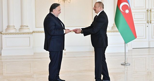 İlham Əliyev Çex Respublikasının yeni səfirinin etimadnaməsini qəbul edib