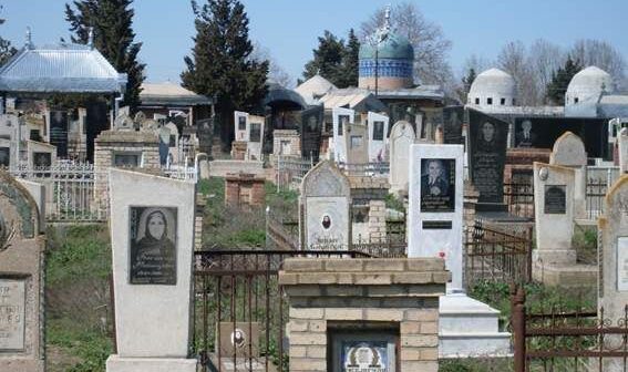 Xırdalan qəbiristanlığında dəhşət: kəsilmiş insan ayağı tapıldı