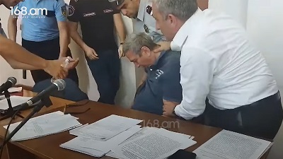 Müxalif erməni prodüsser məhkəmə zamanı öldü (VİDEO)
