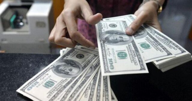 Dollar almaq istəyənlərə xəbər var