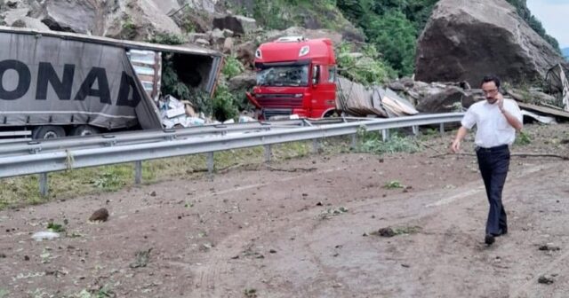 Türkiyədə torpaq sürüşməsi: azərbaycanlı sürücü həlak oldu – Anbaan görüntülər