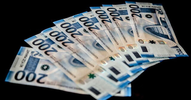 Minimum əməkhaqqı və pensiya 500 manat olacaq?