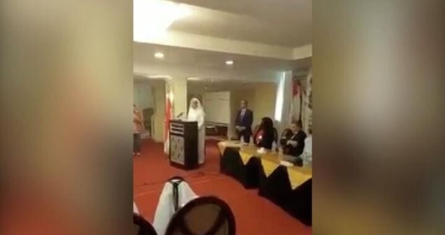 Tanınmış diplomat çıxışı zamanı öldü – VİDEO