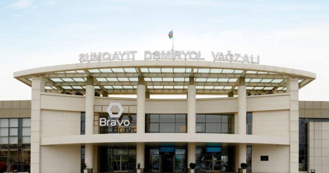 Sumqayıt dəmiryol vağzalında avtomobillərin parklanması ödənişli olub